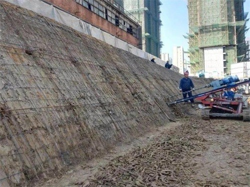 殷都建筑边坡支护